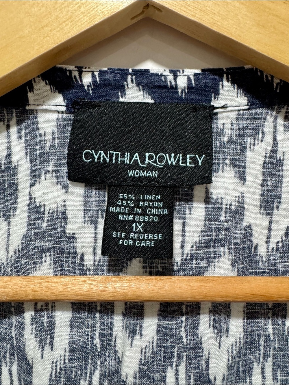 Cynthia Rowley Linen Blend Ikat Print Sleeveless Blouse Blue White Size 1X - Picture 3 of 3